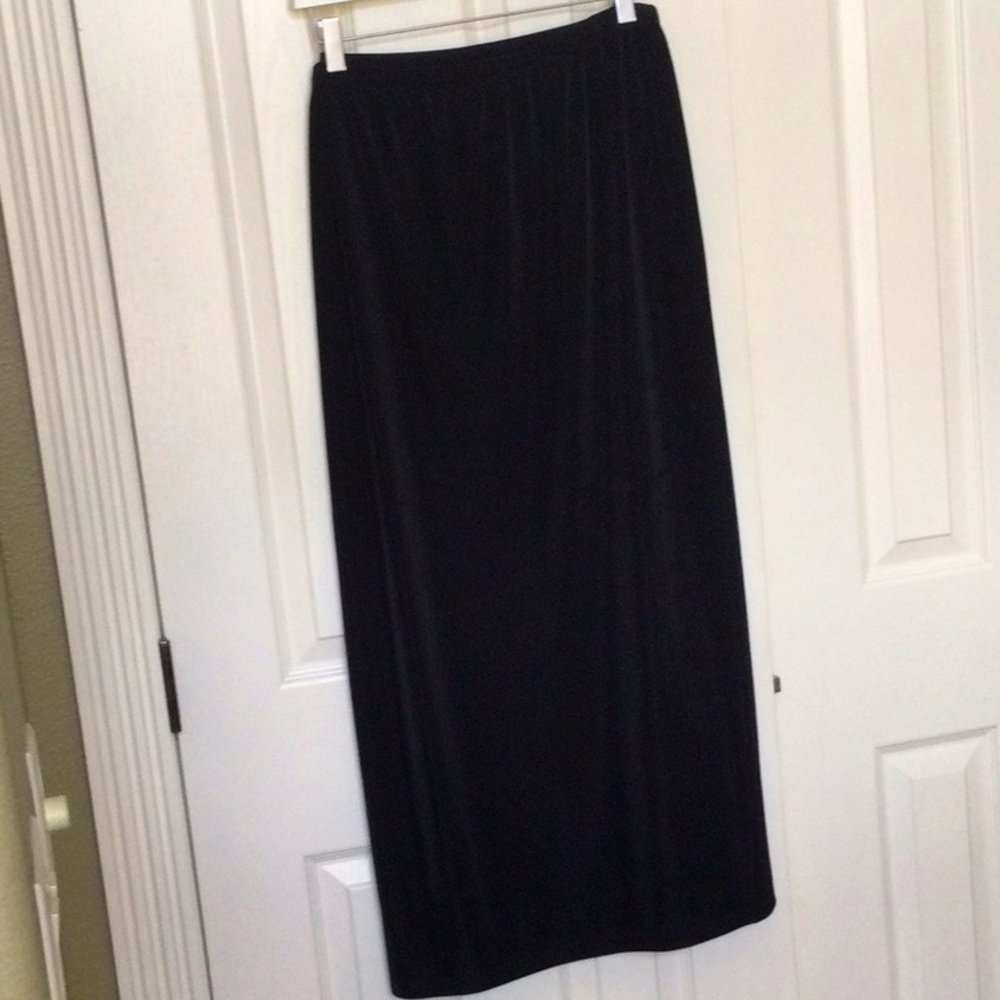 Great travel skirt that can be casual or dressy. You choose!